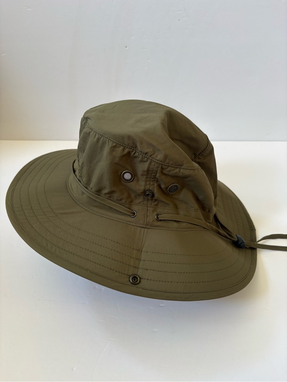 Lake of the Isles Bucket Outdoor Hat Chin Strap Army Green L Hike Ventilated